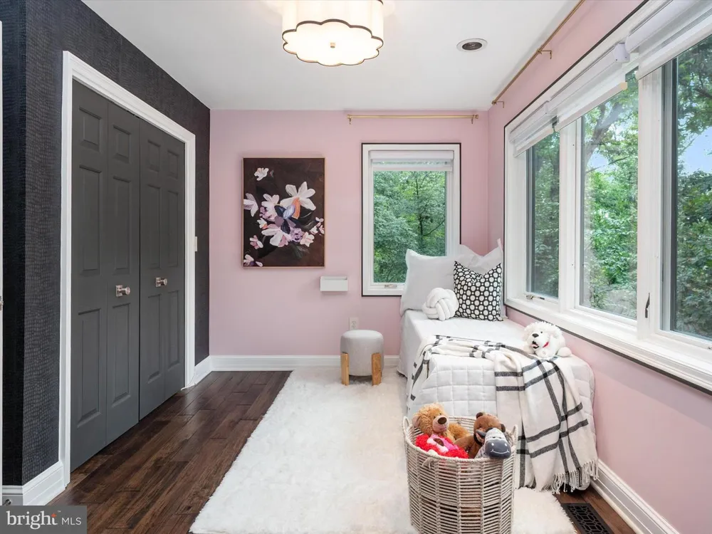 1486 DOWNHAM MARKET Annapolis, MD 21401