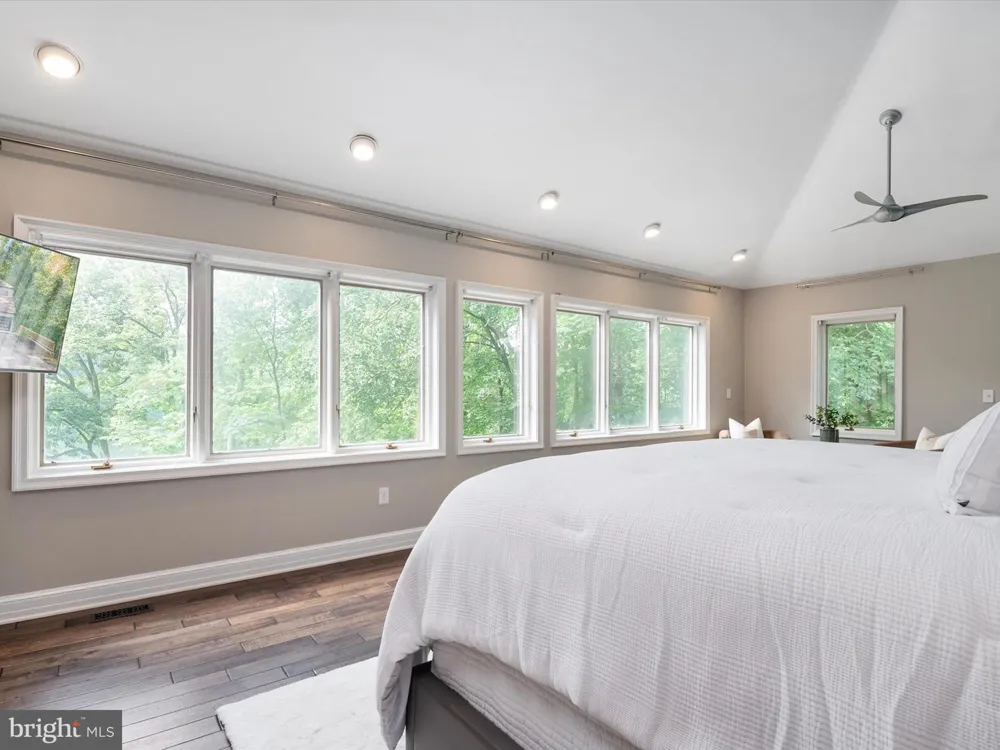 1486 DOWNHAM MARKET Annapolis, MD 21401