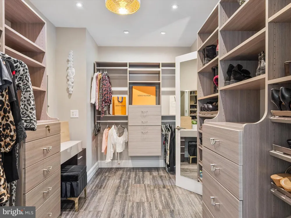 1486 DOWNHAM MARKET Annapolis, MD 21401