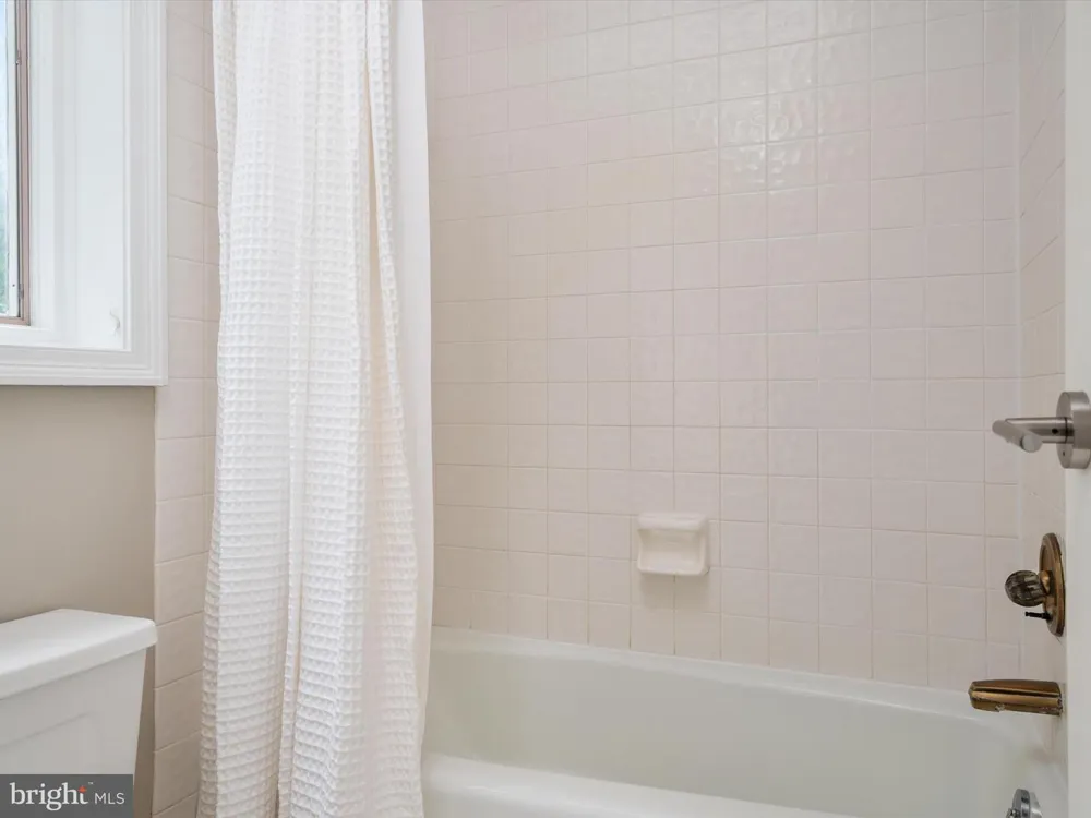 1486 DOWNHAM MARKET Annapolis, MD 21401
