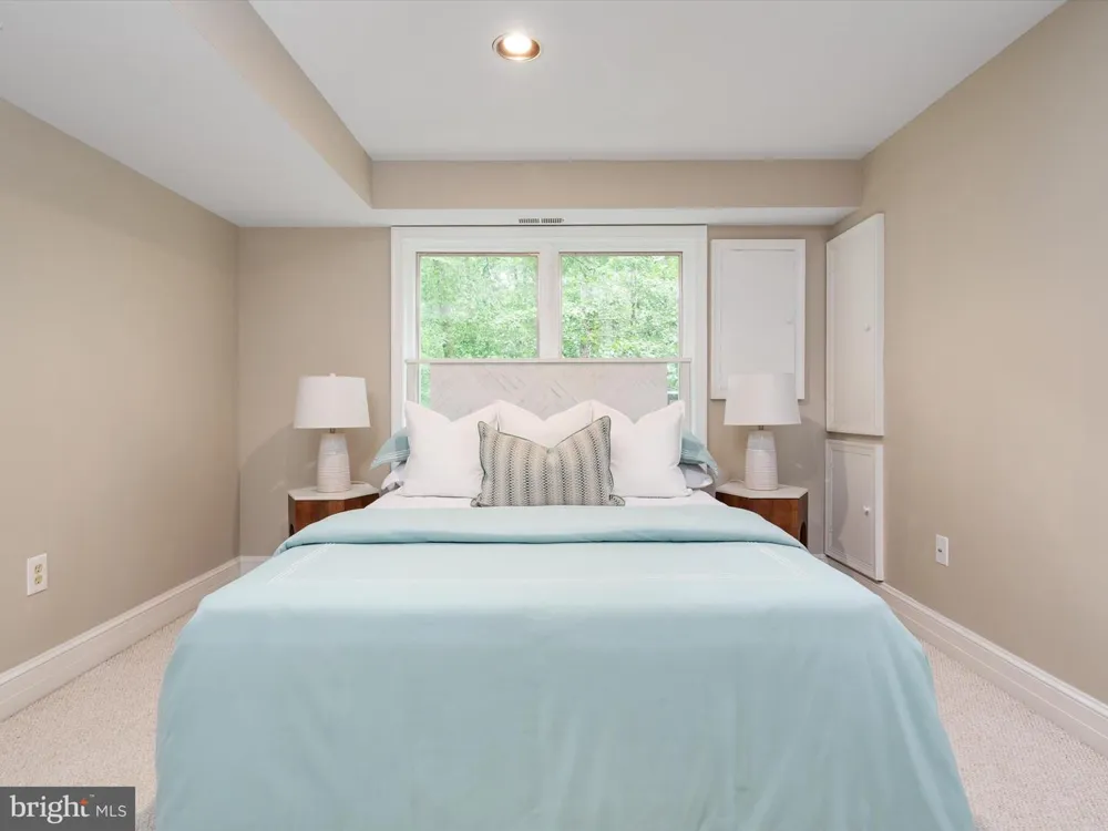 1486 DOWNHAM MARKET Annapolis, MD 21401
