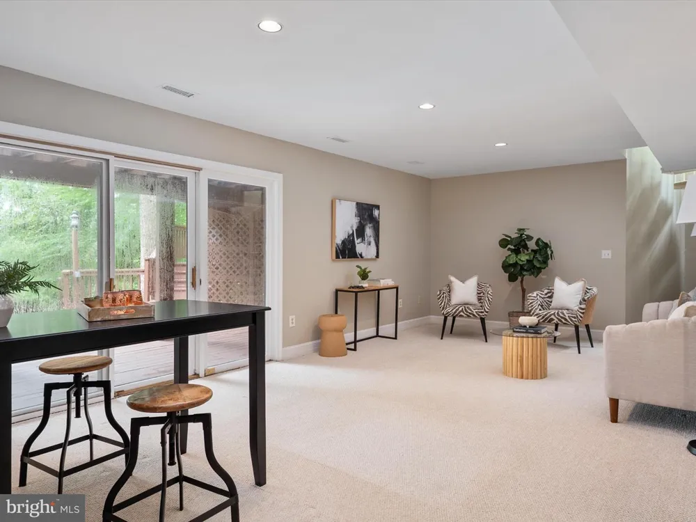 1486 DOWNHAM MARKET Annapolis, MD 21401