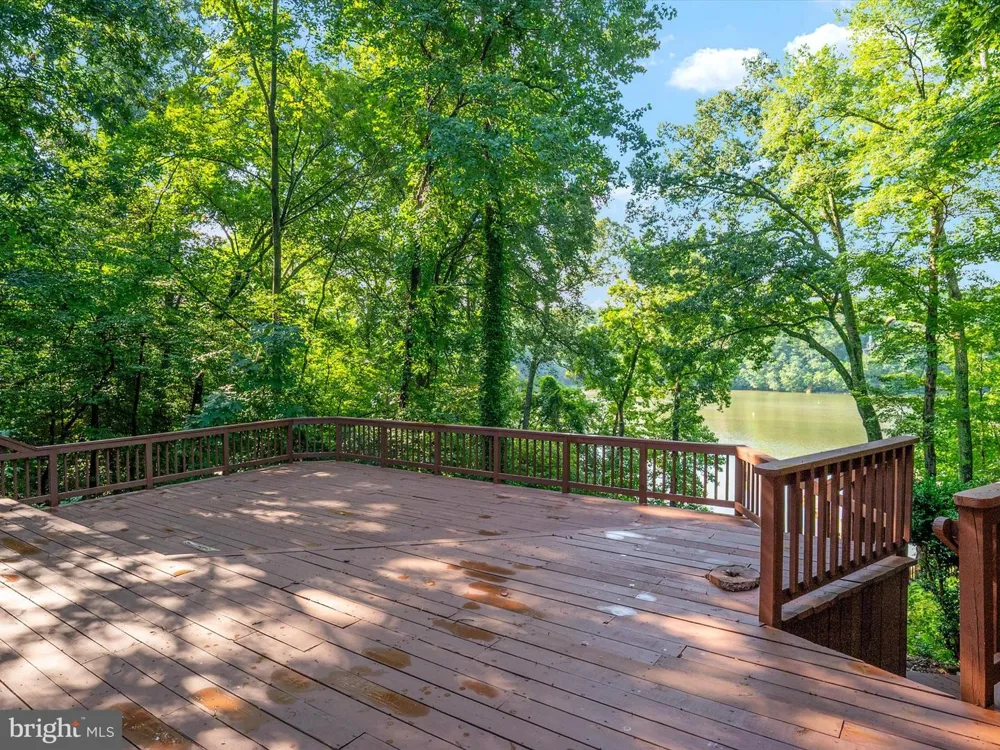 1486 DOWNHAM MARKET Annapolis, MD 21401