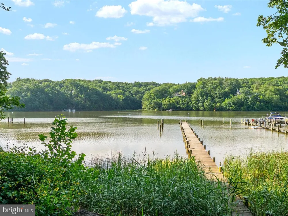 1486 DOWNHAM MARKET Annapolis, MD 21401
