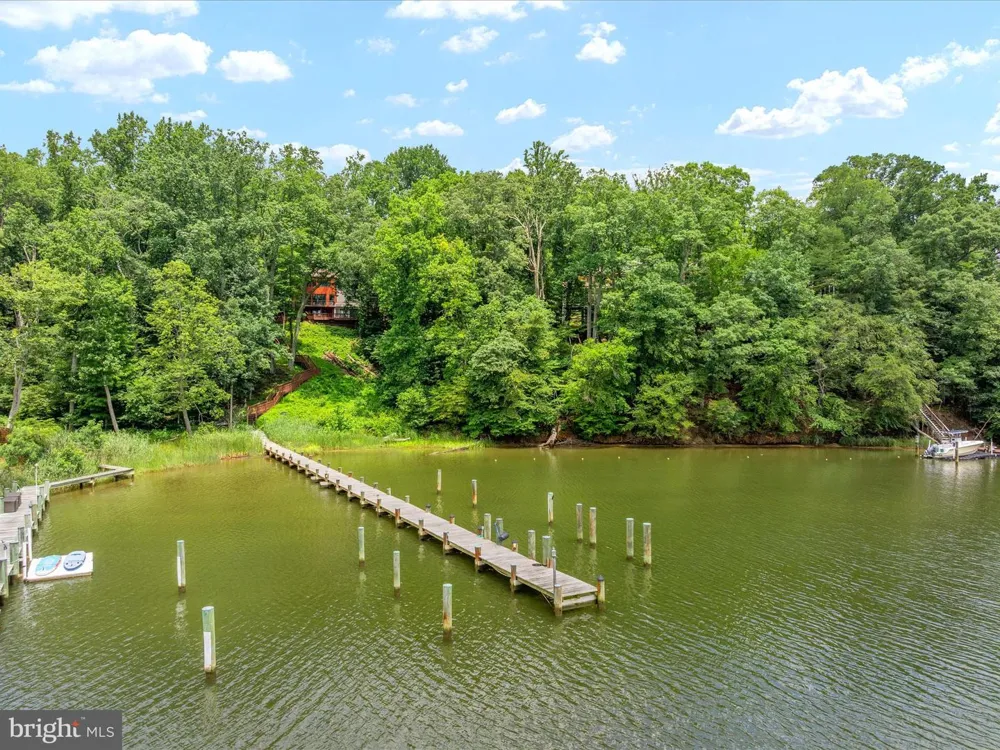 1486 DOWNHAM MARKET Annapolis, MD 21401