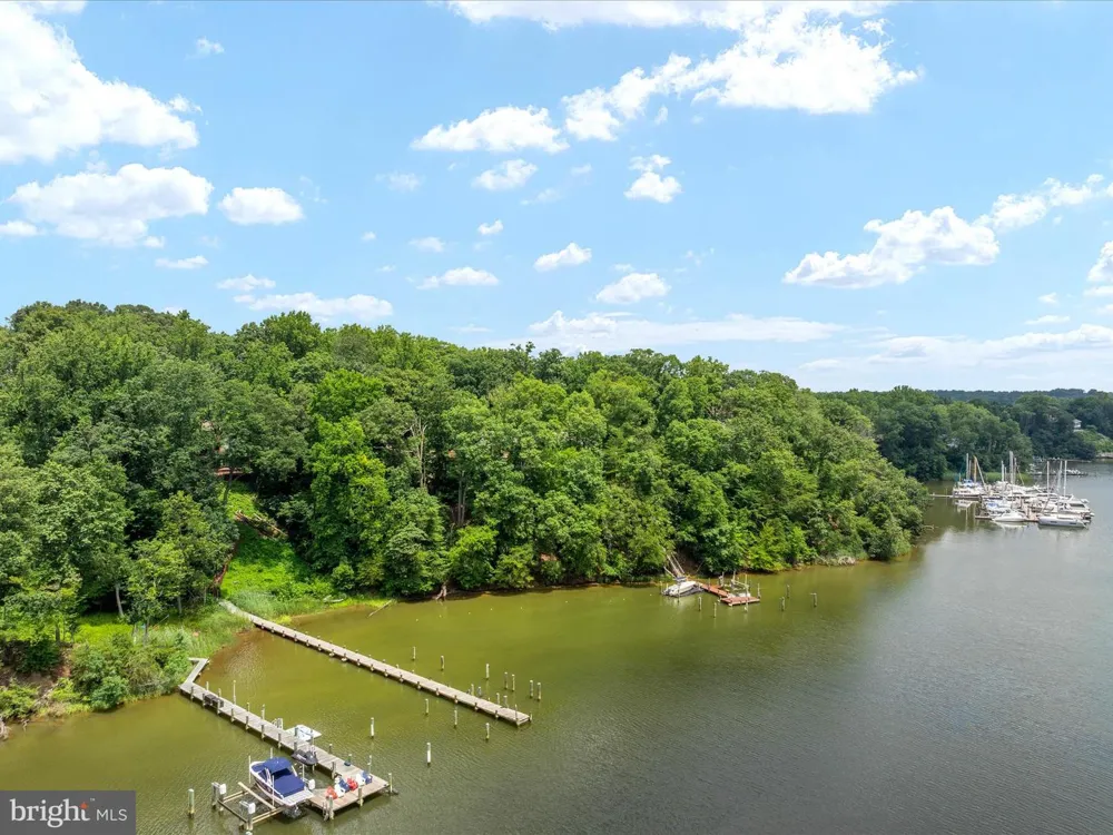 1486 DOWNHAM MARKET Annapolis, MD 21401