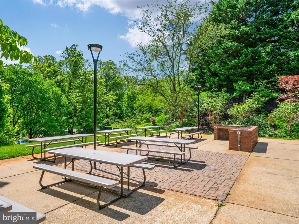 1486 DOWNHAM MARKET Annapolis, MD 21401