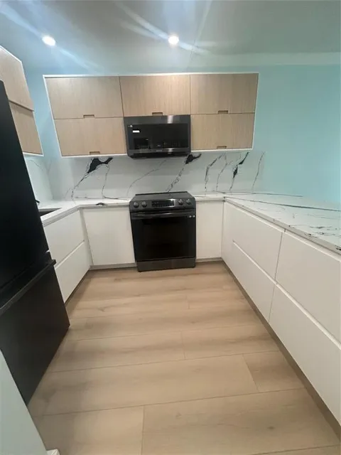 101 SE 6TH AVENUE #5
