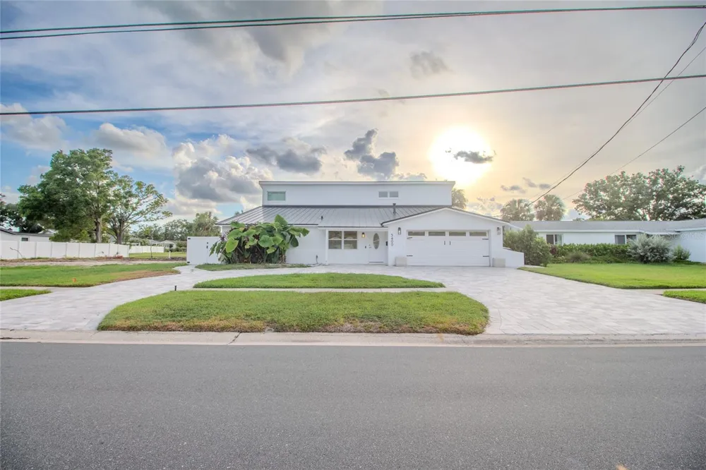 5400 DENVER STREET NE St Petersburg, FL 33703