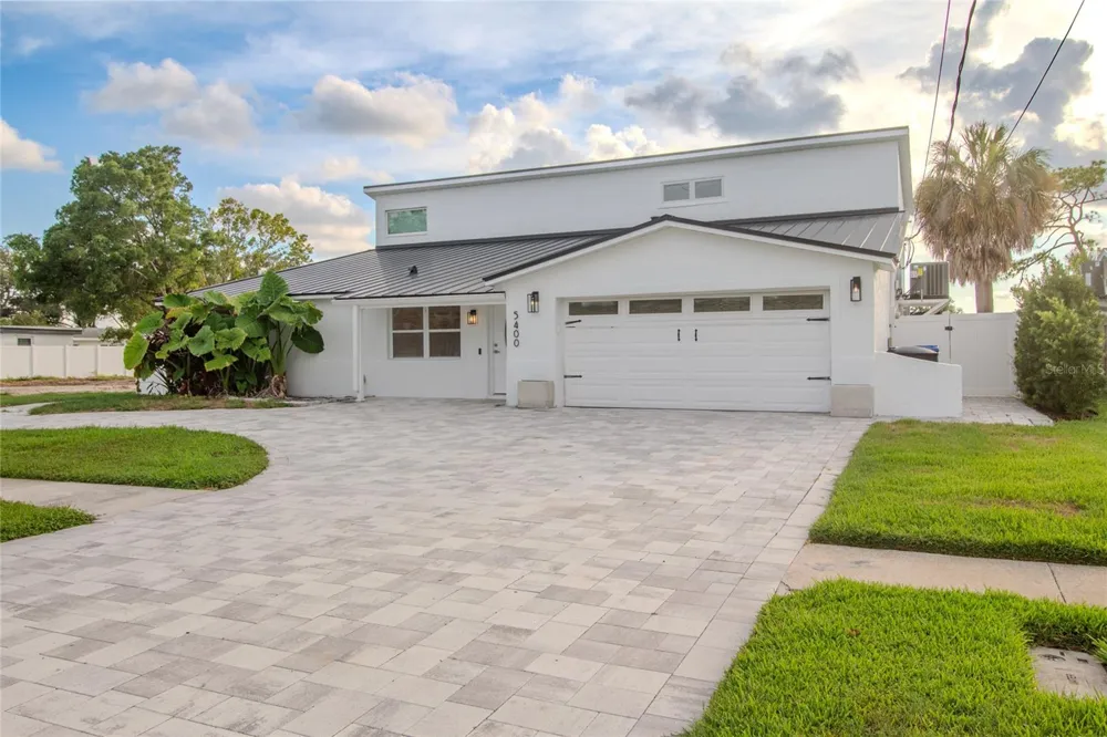 5400 DENVER STREET NE St Petersburg, FL 33703