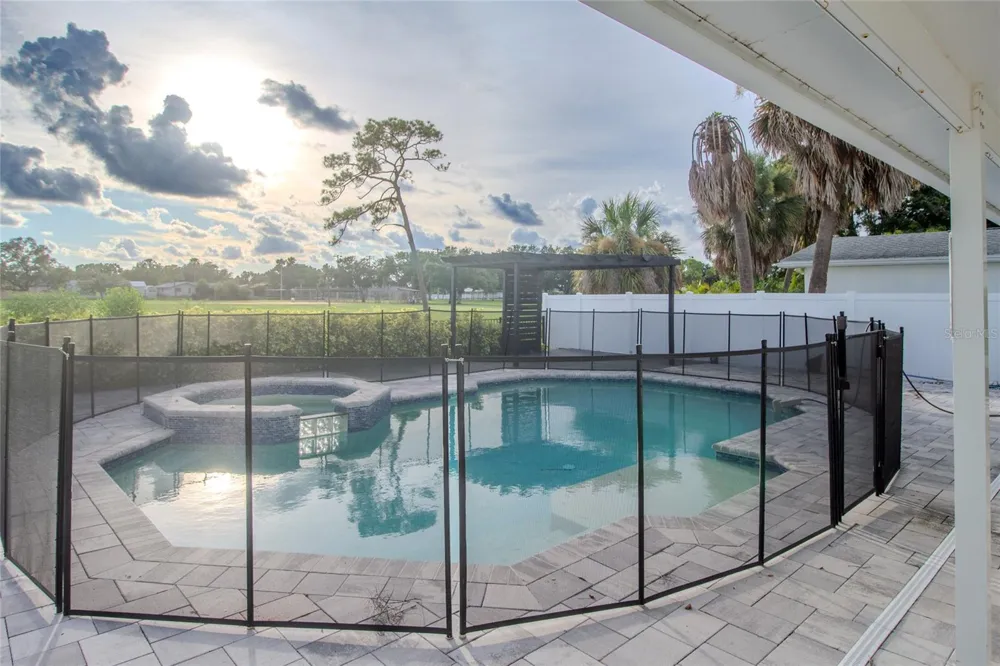 5400 DENVER STREET NE St Petersburg, FL 33703