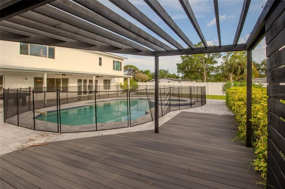 5400 DENVER STREET NE St Petersburg, FL 33703