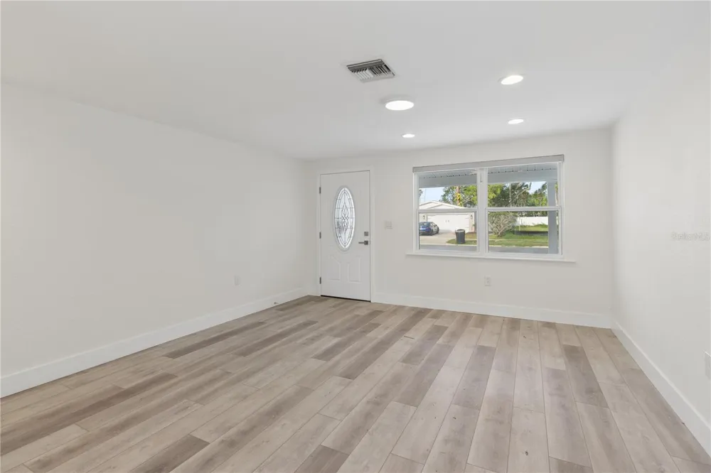 5400 DENVER STREET NE St Petersburg, FL 33703
