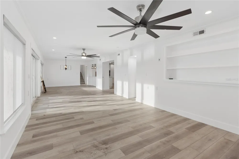 5400 DENVER STREET NE St Petersburg, FL 33703