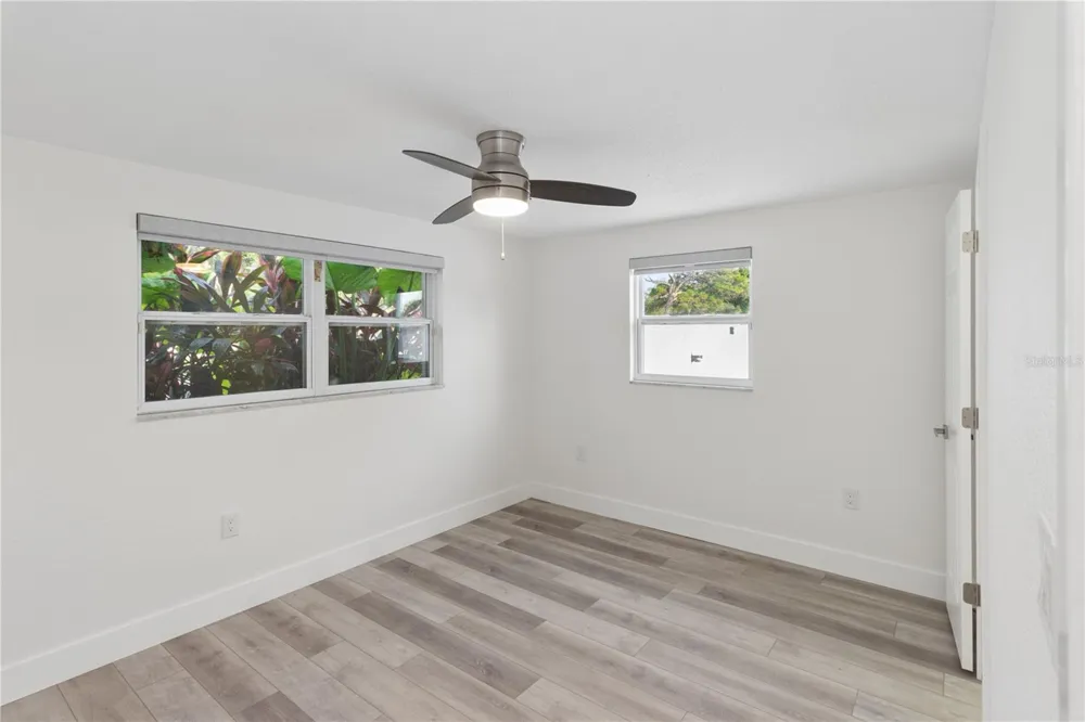 5400 DENVER STREET NE St Petersburg, FL 33703