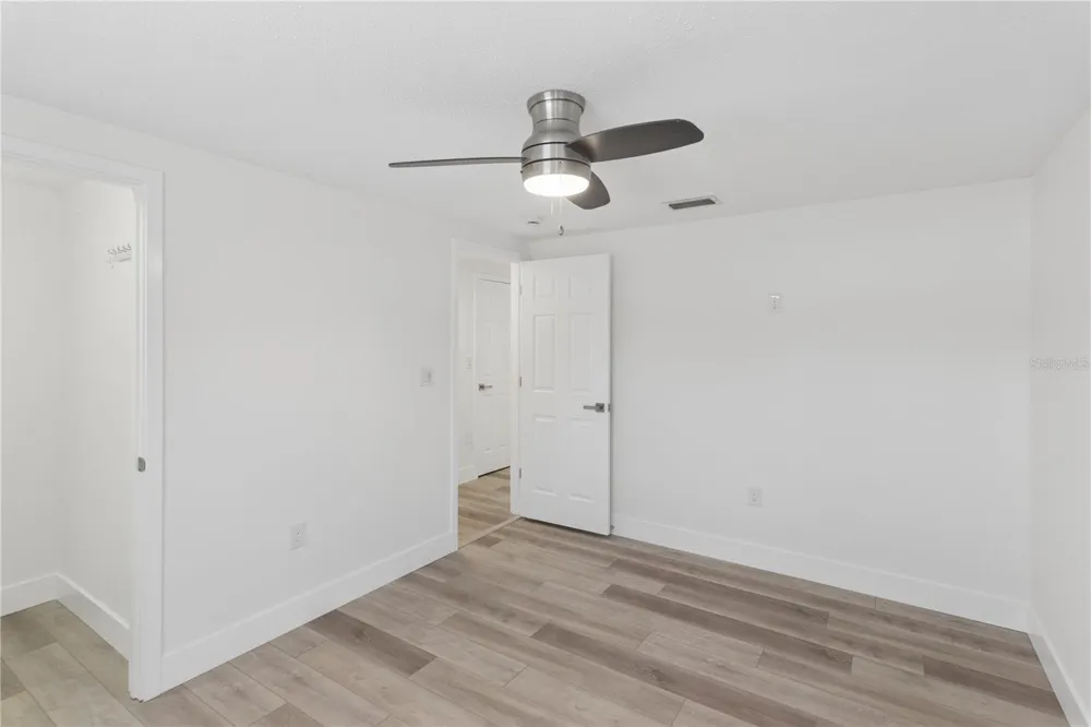 5400 DENVER STREET NE St Petersburg, FL 33703