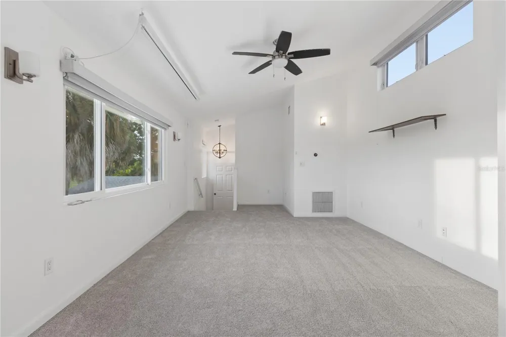5400 DENVER STREET NE St Petersburg, FL 33703