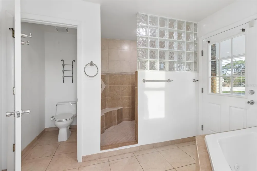5400 DENVER STREET NE St Petersburg, FL 33703