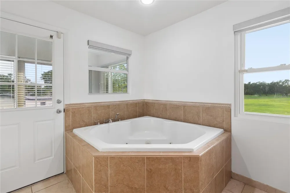 5400 DENVER STREET NE St Petersburg, FL 33703