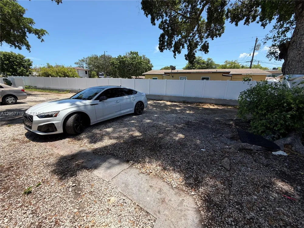 4680 SW 33rd Ave #2 Dania Beach, FL 33312