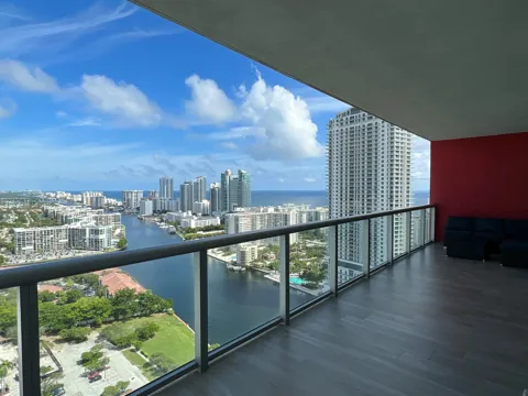 2600 E HALLANDALE BEACH BOULEVARD #T3110