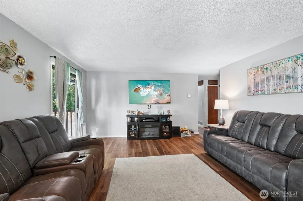 103 21st Avenue Kelso, WA 98626
