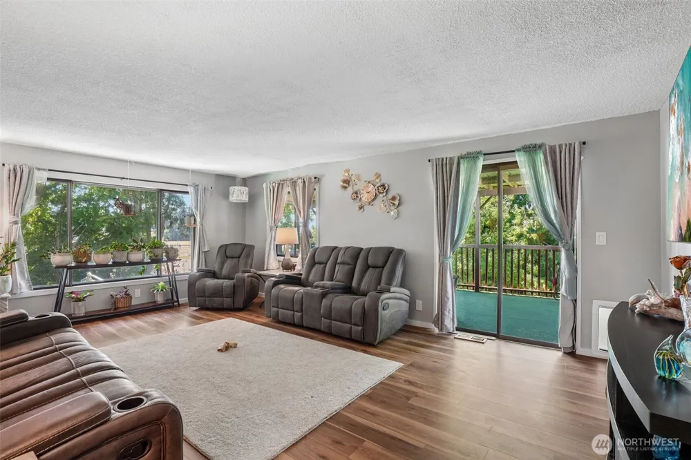 103 21st Avenue Kelso, WA 98626