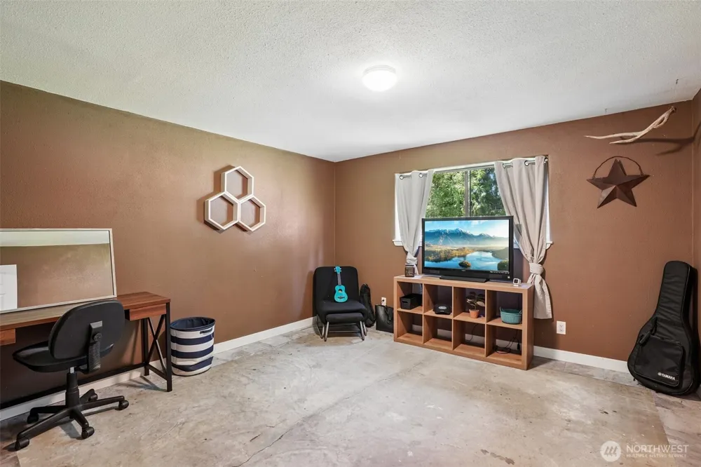 103 21st Avenue Kelso, WA 98626