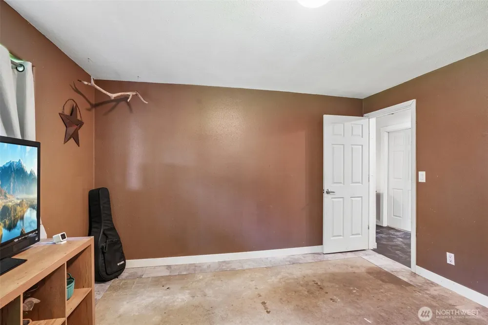 103 21st Avenue Kelso, WA 98626