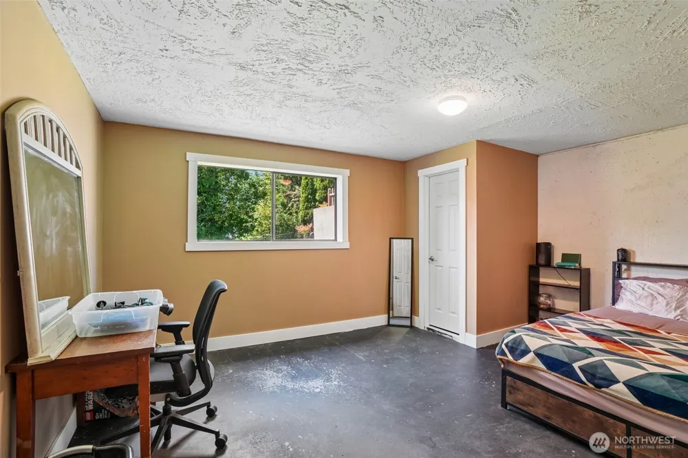 103 21st Avenue Kelso, WA 98626