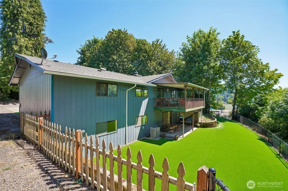 103 21st Avenue Kelso, WA 98626