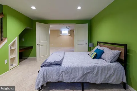 2425 HUNTERS CHASE COURT