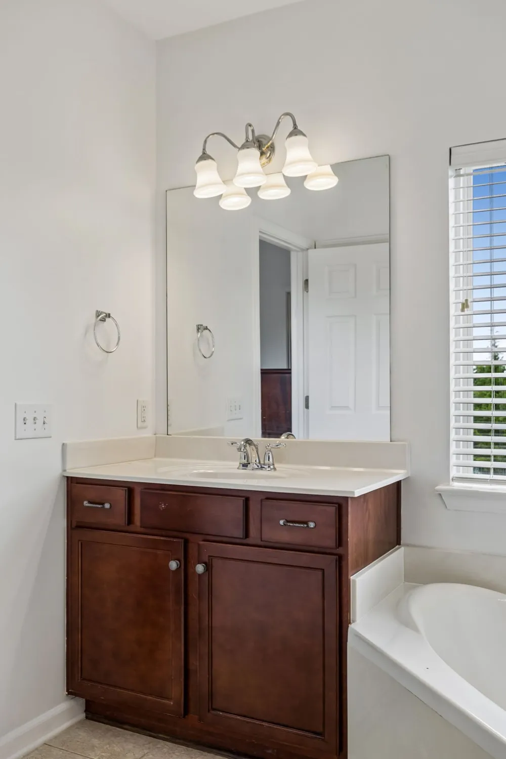 1102 Park Run Dr Franklin, TN 37067