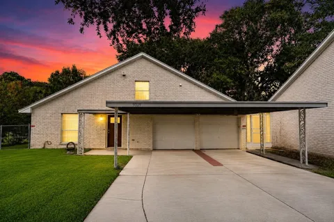 9009 Tavenor Lane