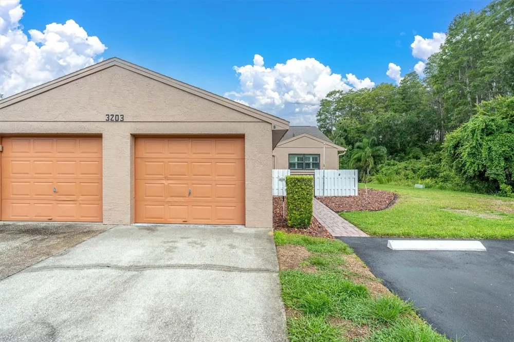 3203 CHARTER CLUB DRIVE #B Tarpon Springs, FL 34688