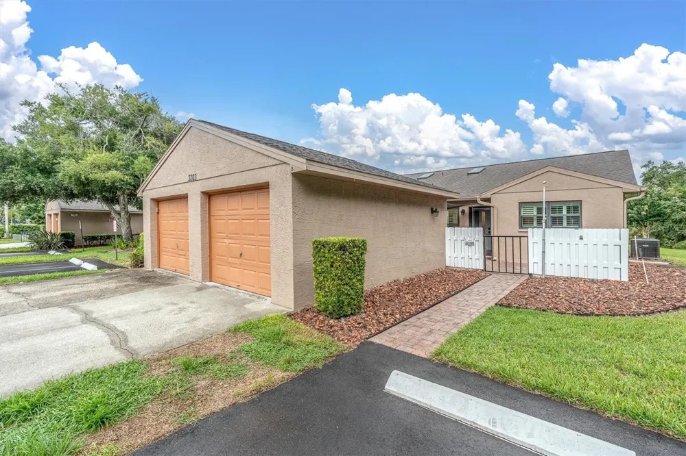 3203 CHARTER CLUB DRIVE #B Tarpon Springs, FL 34688