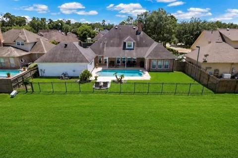 6180 Sheridan Oaks Drive