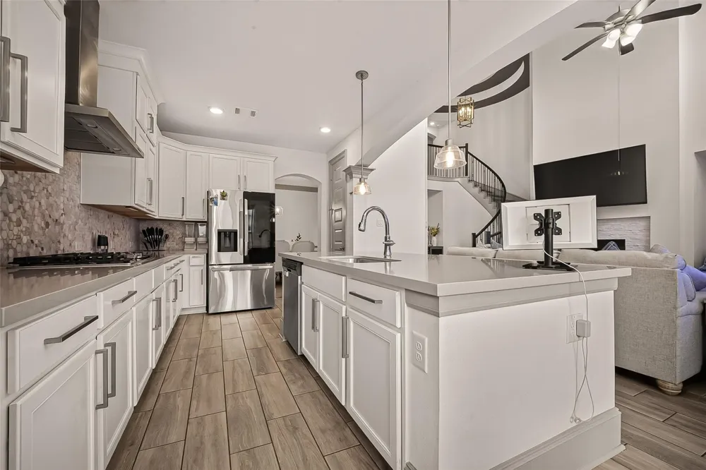2225 Bellano Bay Drive La Marque, TX 77568