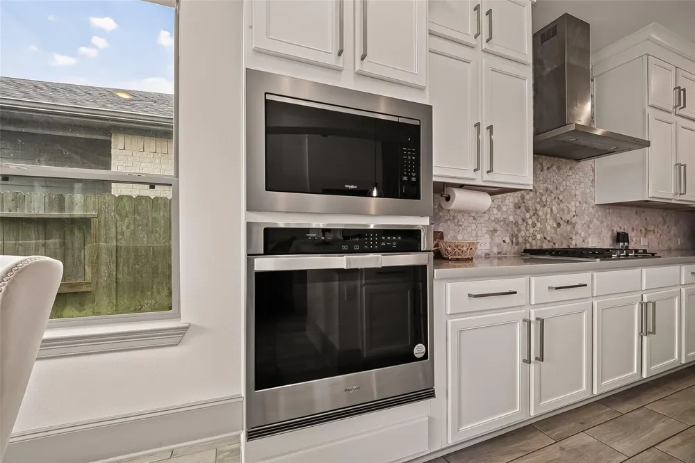 2225 Bellano Bay Drive La Marque, TX 77568