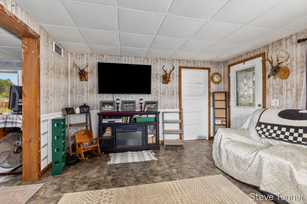 117 W Pine Street Edmore, MI 48829