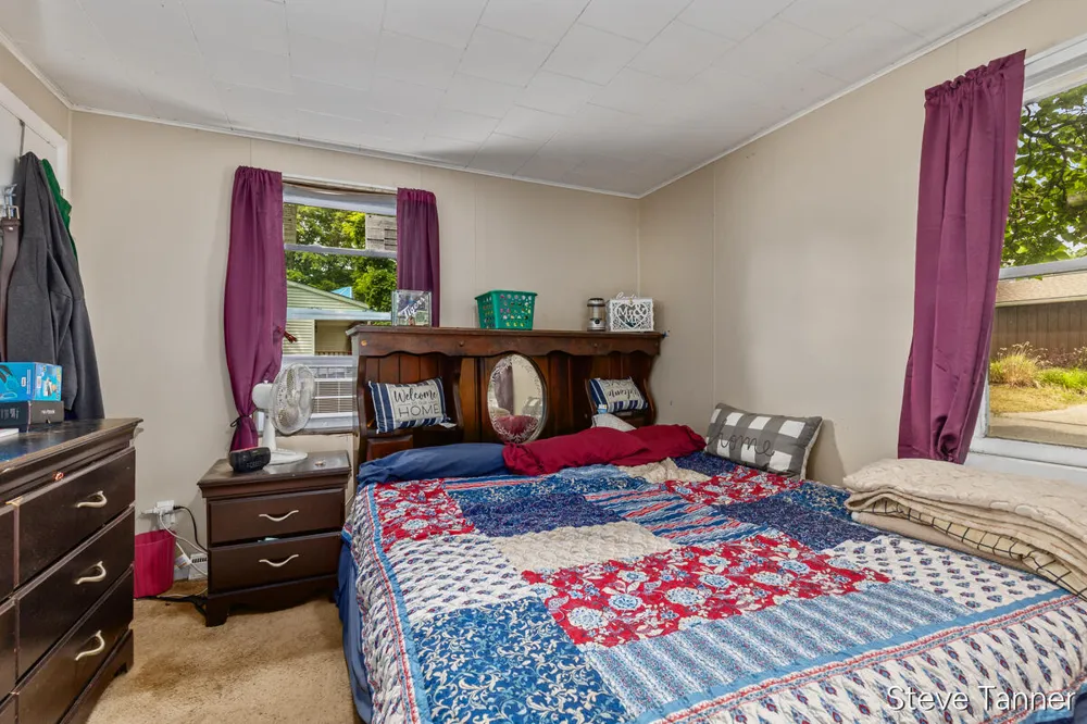 117 W Pine Street Edmore, MI 48829