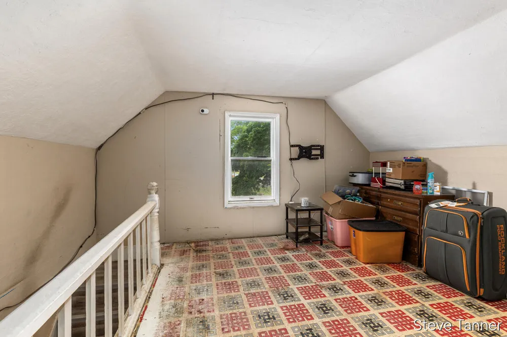 117 W Pine Street Edmore, MI 48829
