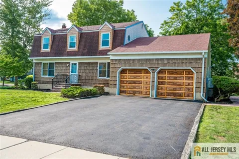 8 Dov Place