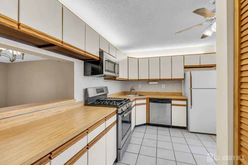 91 Chelsea Court #14 Franklin, NJ 08823