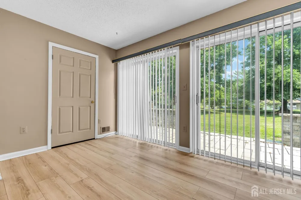 91 Chelsea Court #14 Franklin, NJ 08823