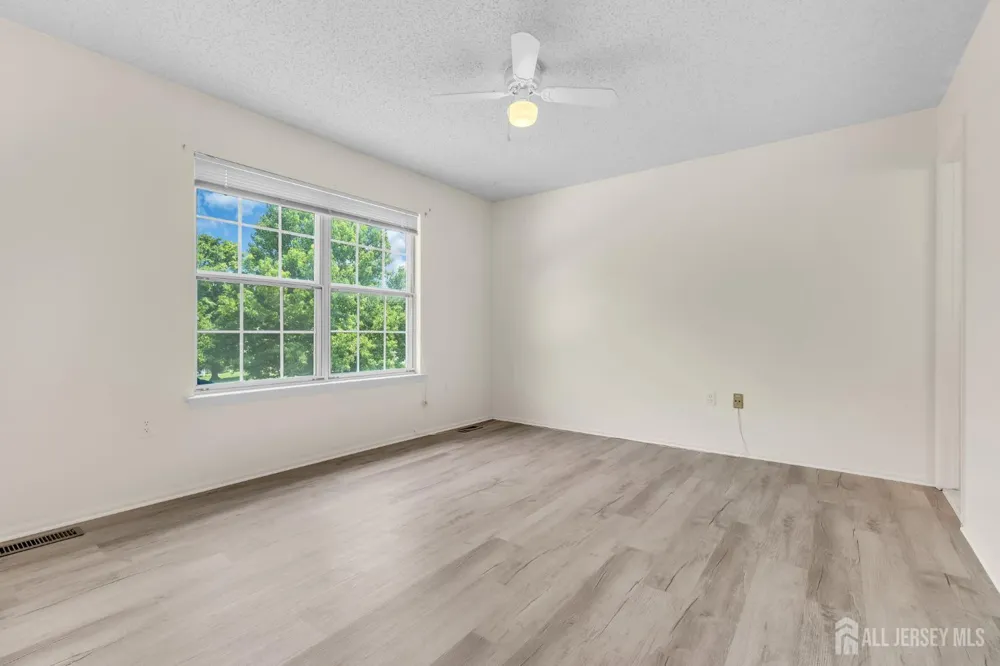 91 Chelsea Court #14 Franklin, NJ 08823