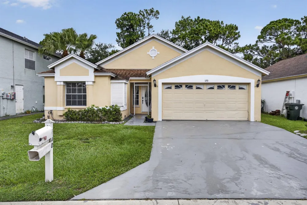 120 Paddock Lane 