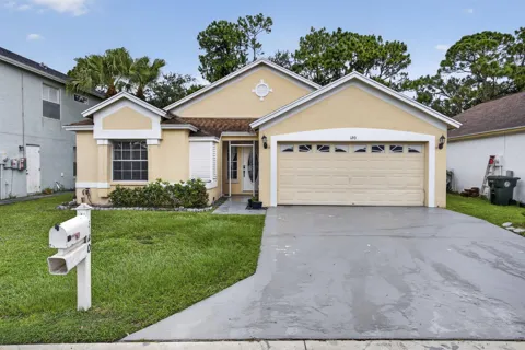 120 Paddock Lane