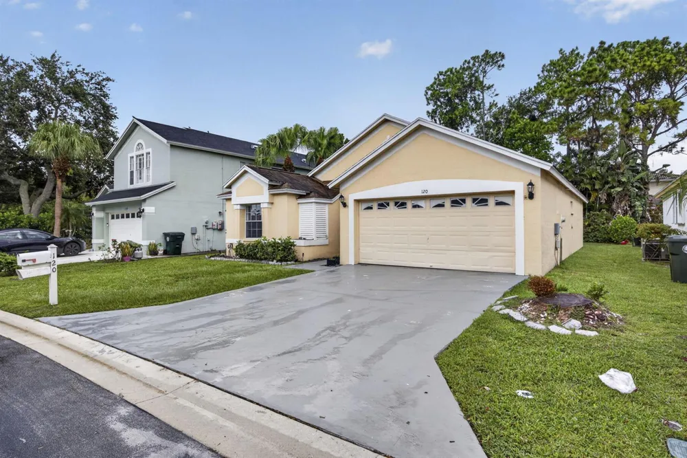120 Paddock Lane 