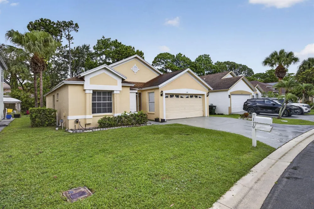 120 Paddock Lane 